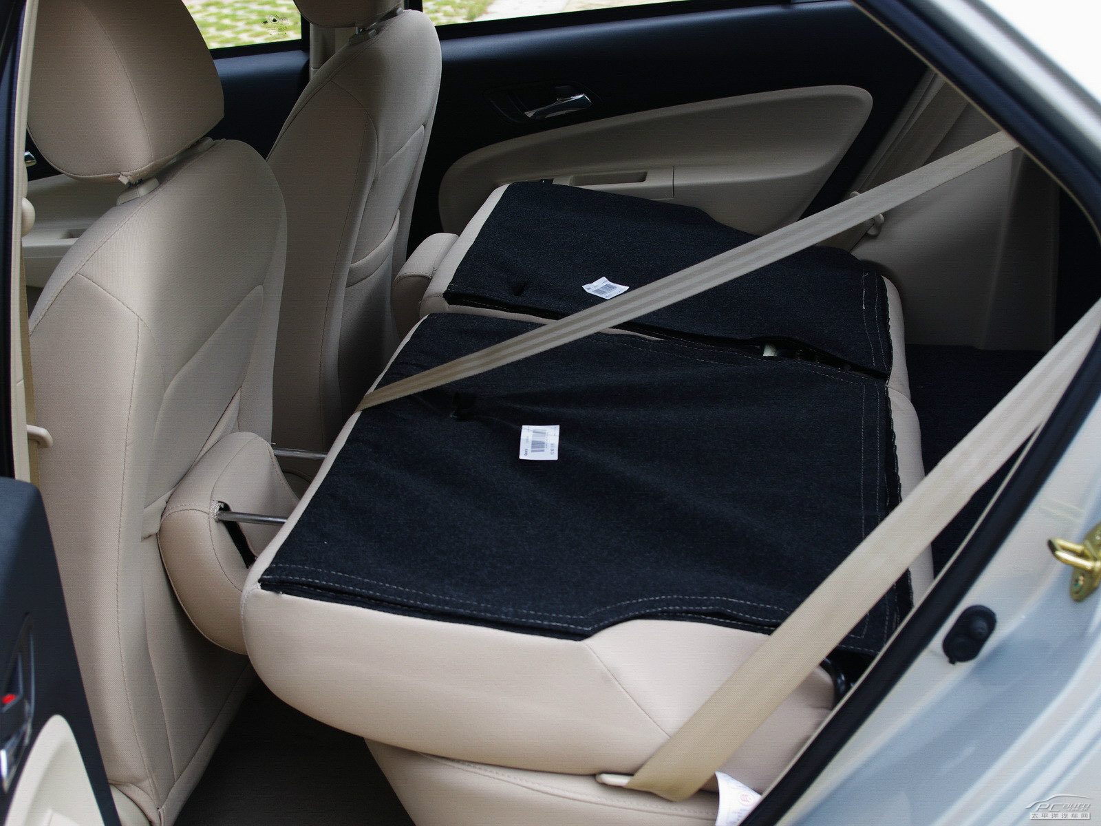 吉利SC6空間高清大圖