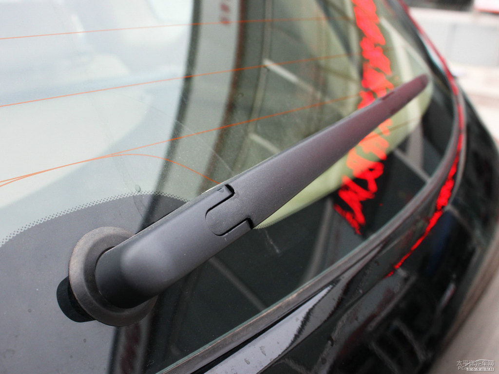 經(jīng)典黑哈弗H6車尾外觀圖片