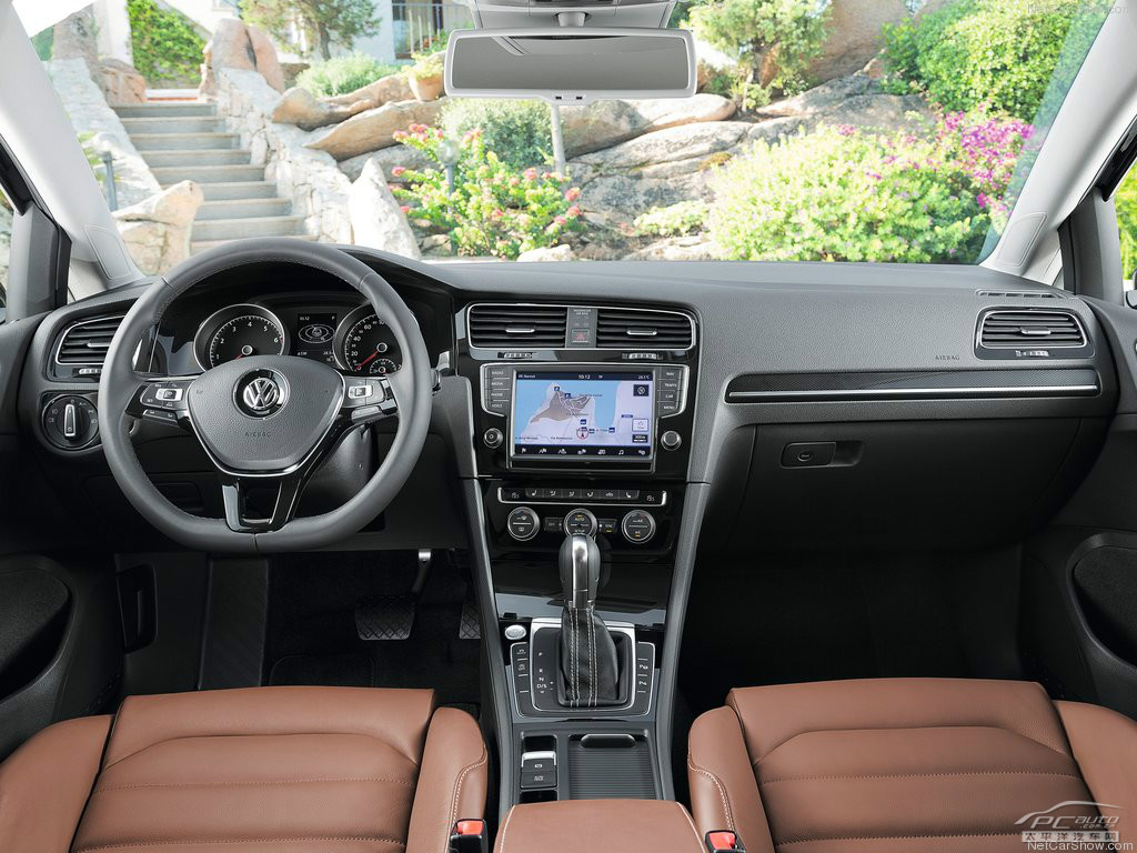 高爾夫(進(jìn)口)內(nèi)飾高清大圖