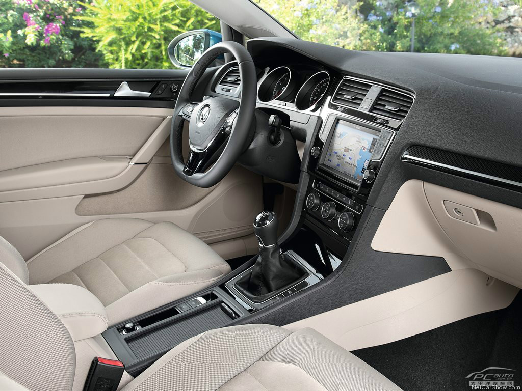 高爾夫(進口)內(nèi)飾高清大圖