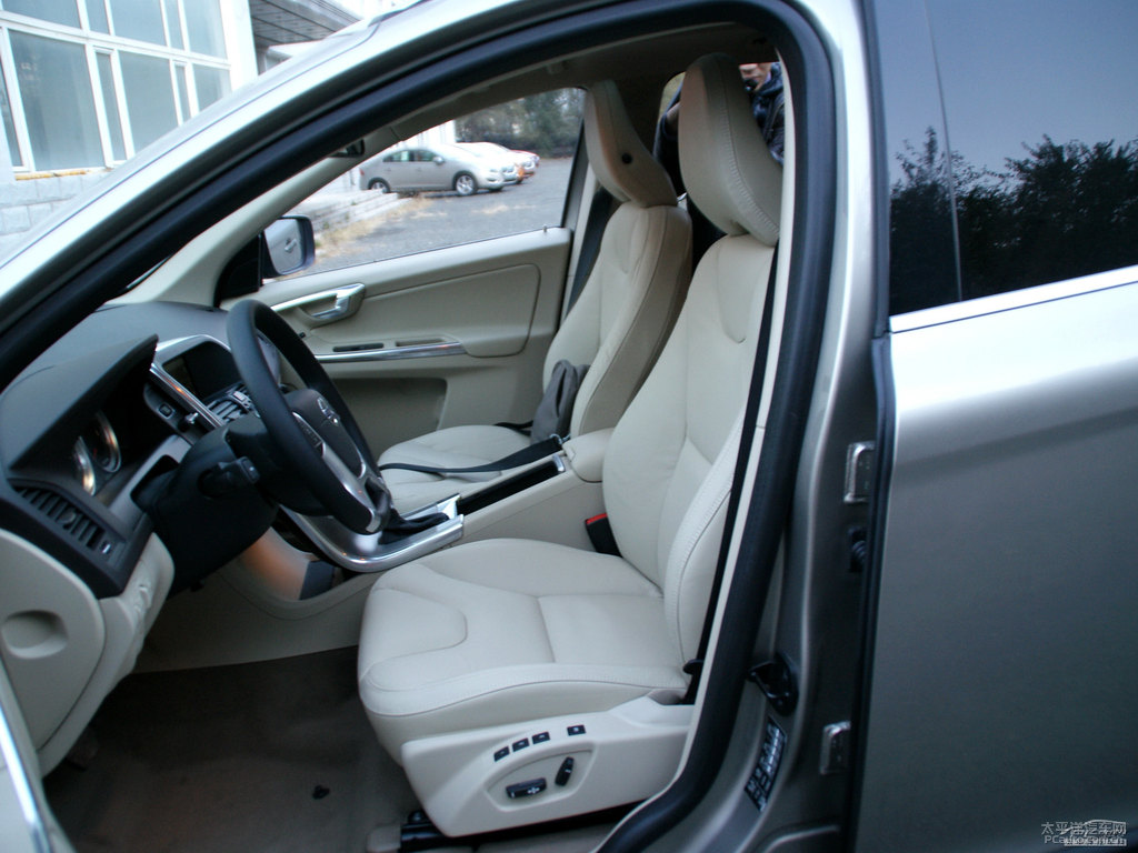 ؐ֠XC60(M)gDƬ
