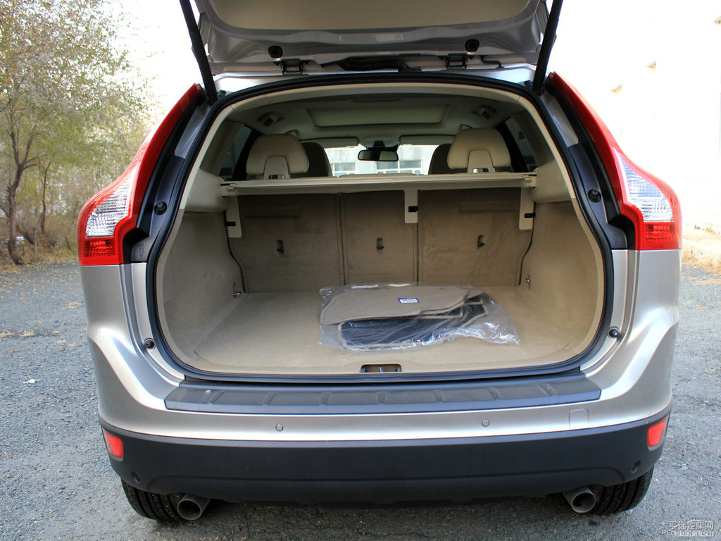 ؐ֠XC60(M)gDƬ