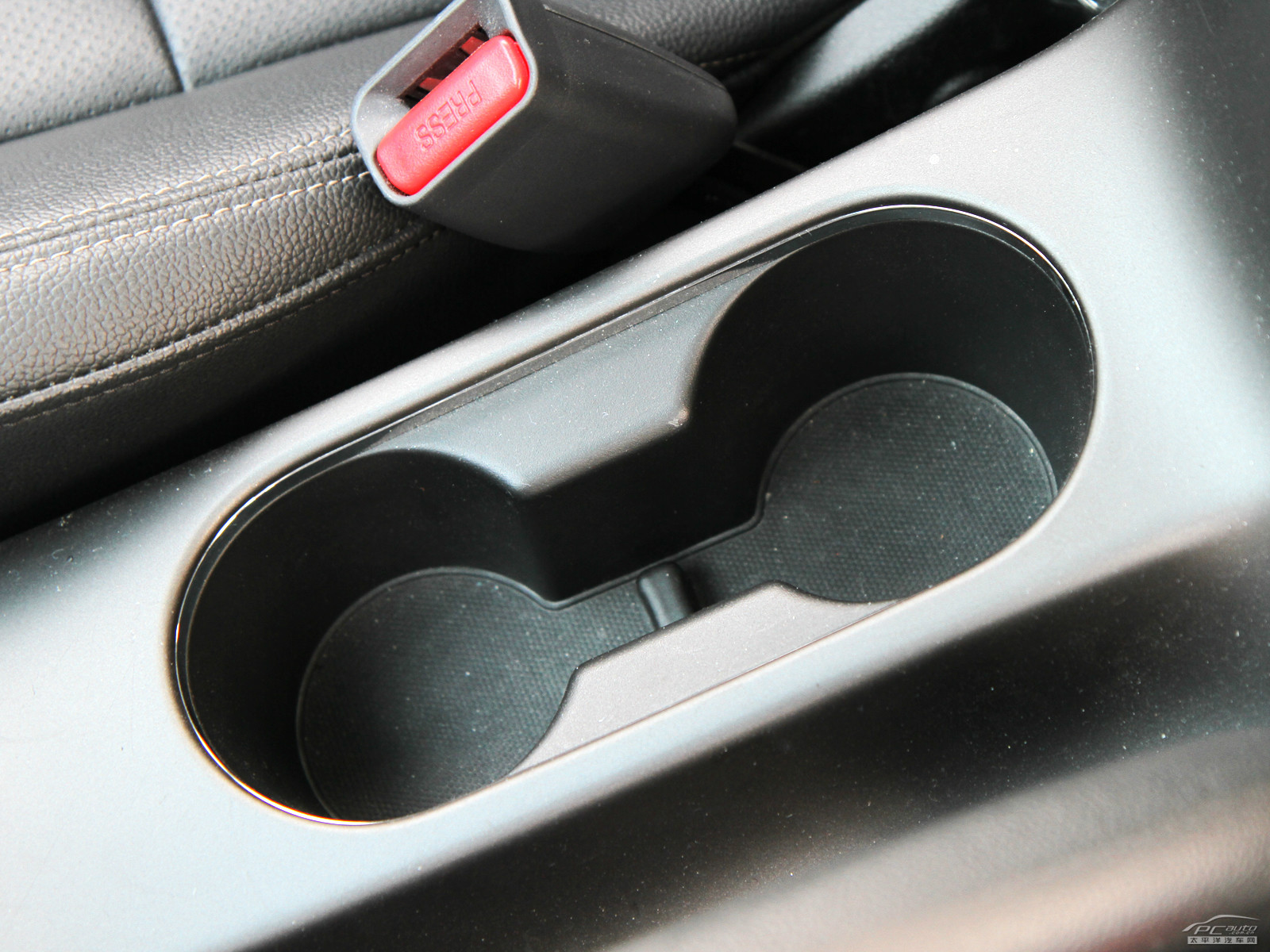 起亞K3空間高清大圖