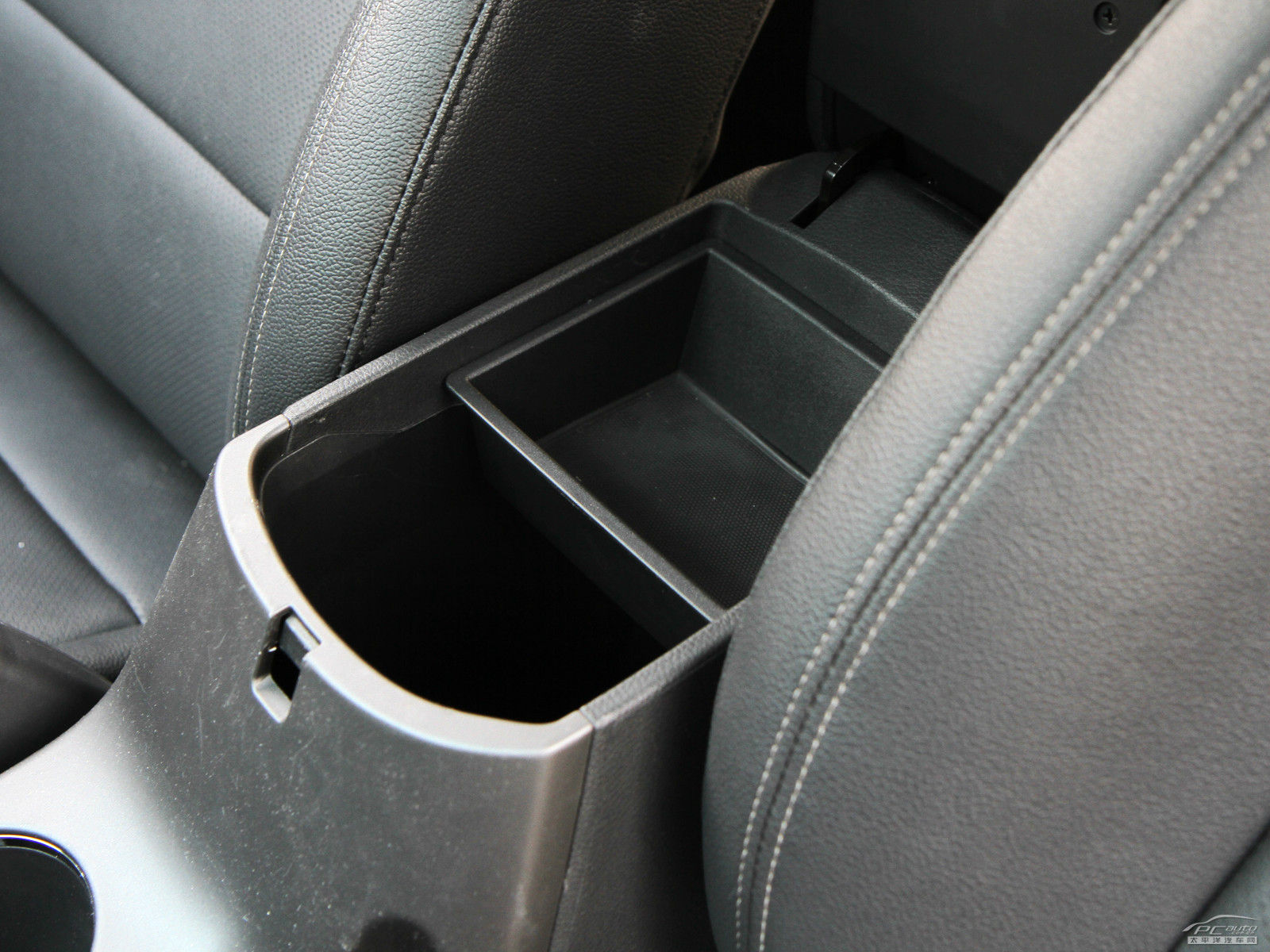 起亞K3空間高清大圖