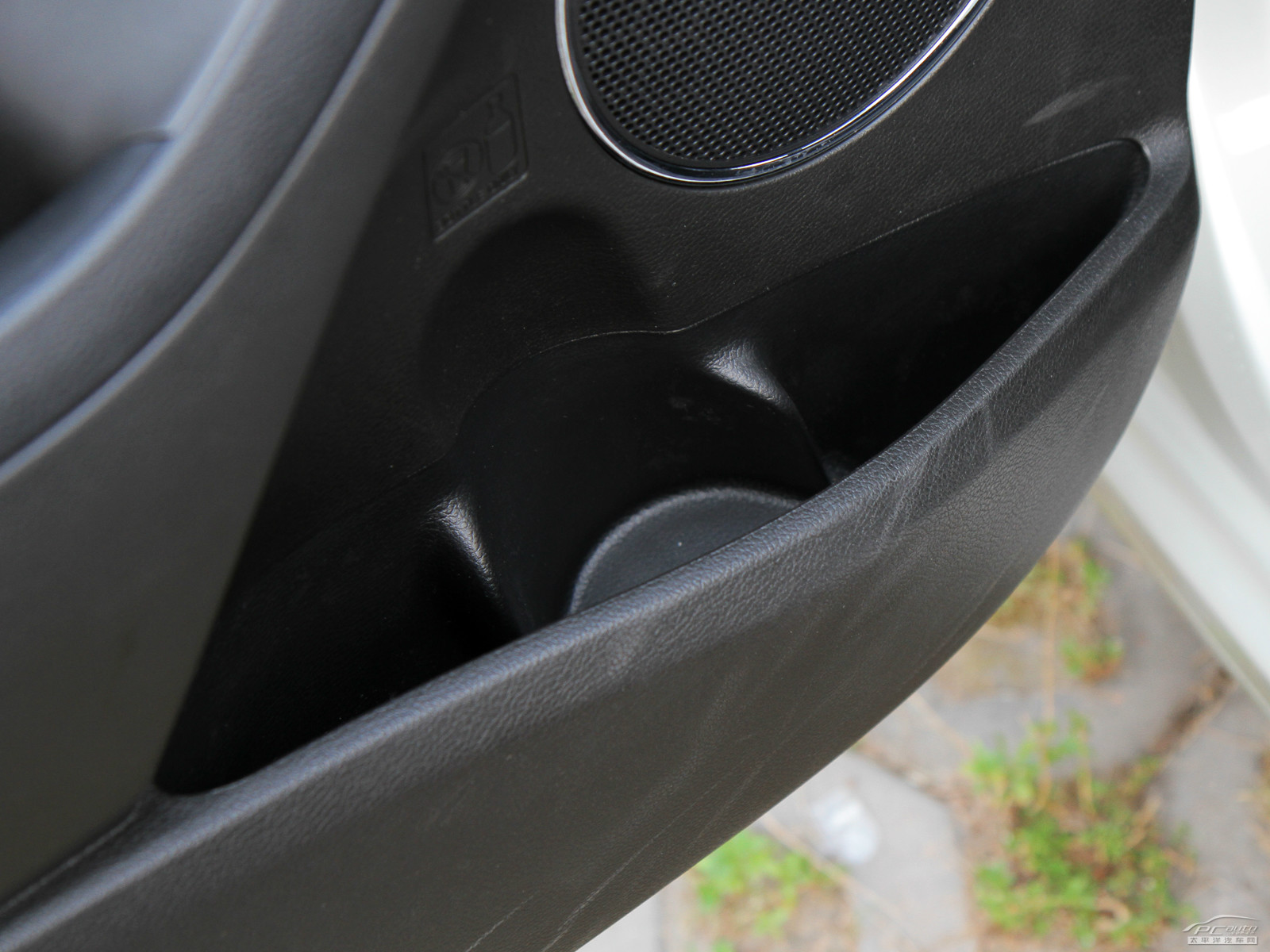 起亞K3空間高清大圖