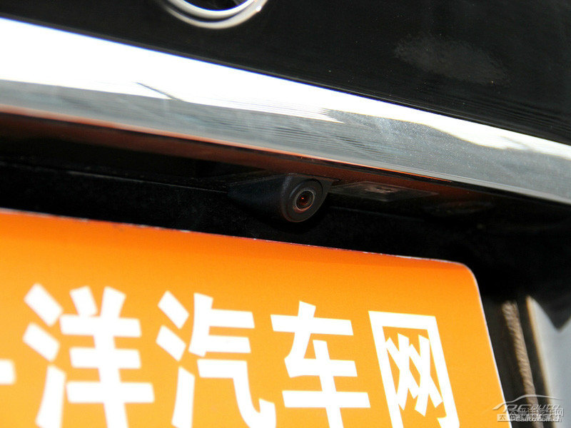 黑色寶馬7系車尾外觀圖片
