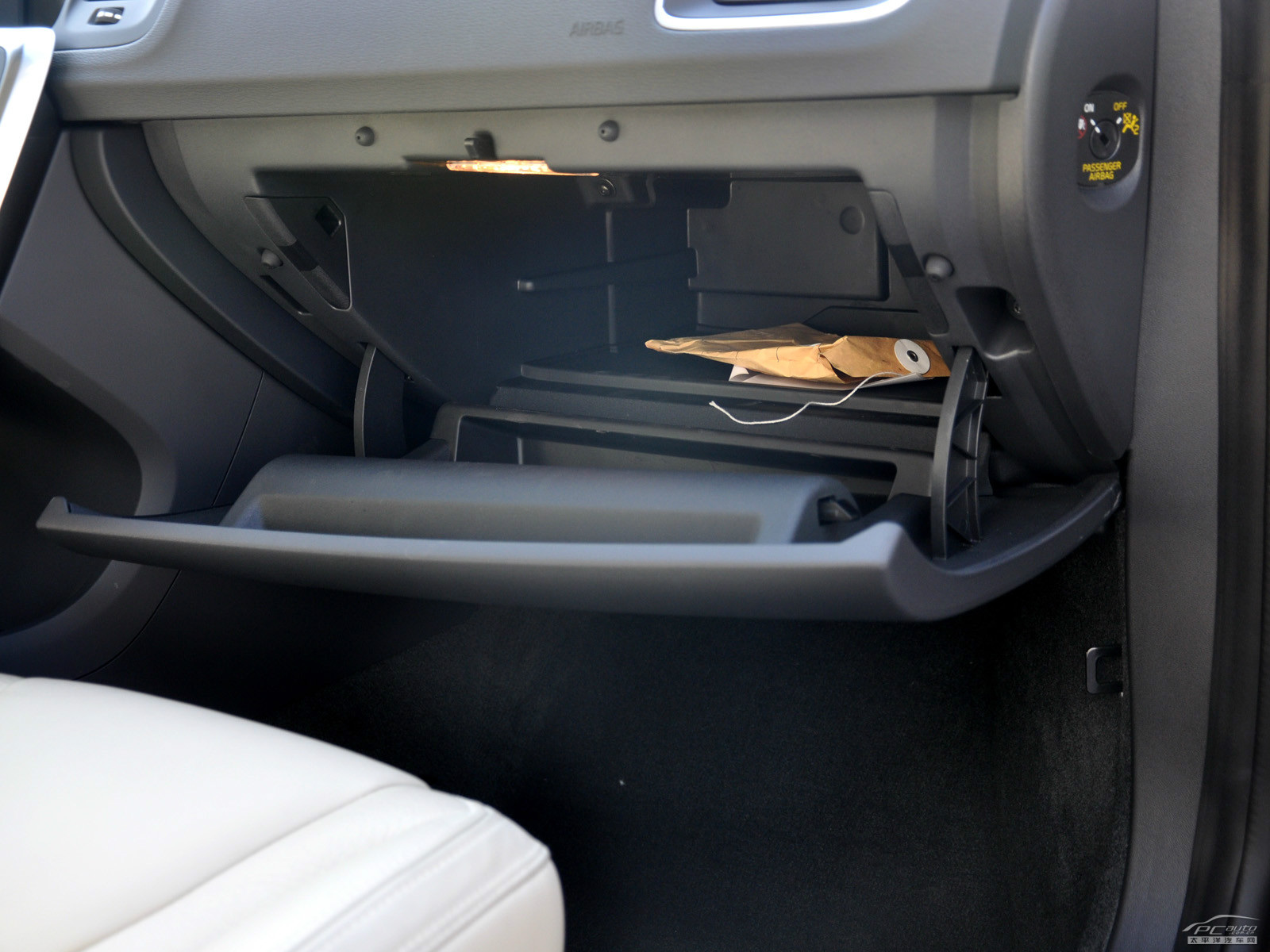 沃爾沃S60(進(jìn)口)空間高清大圖