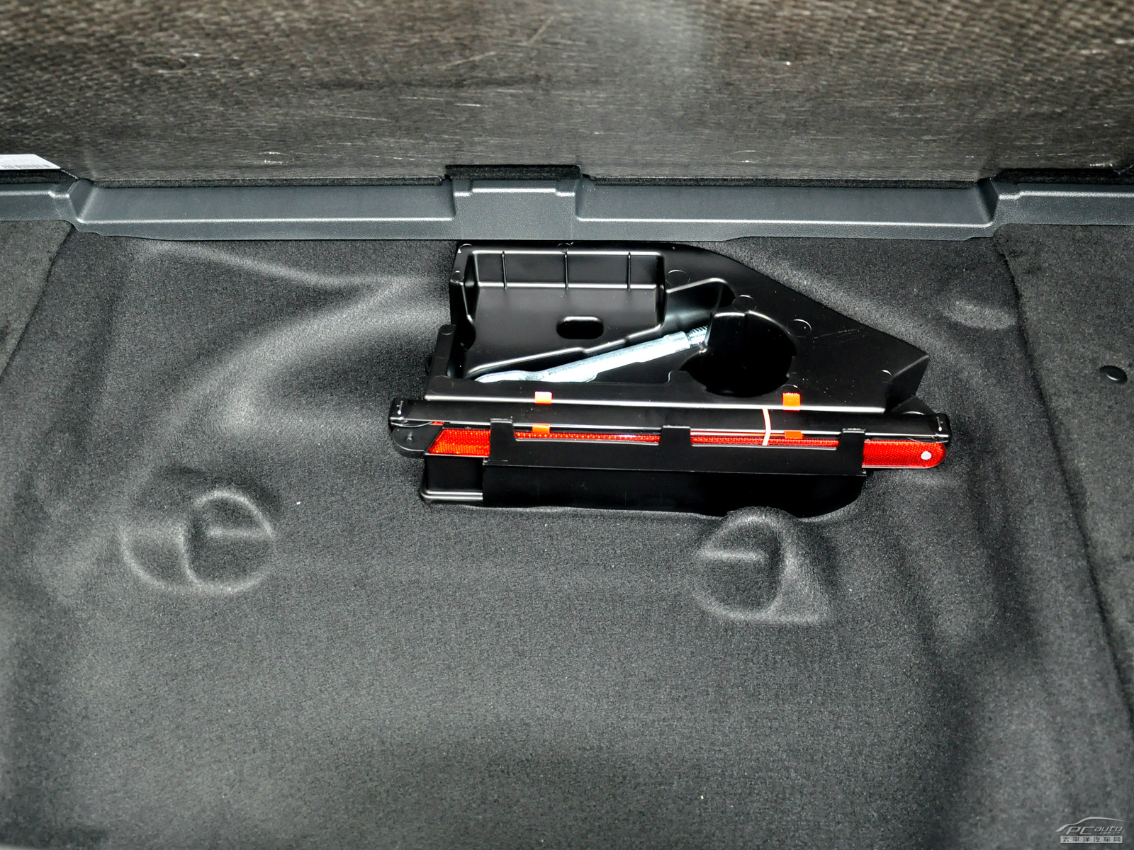 奔馳B級細(xì)節(jié)高清大圖