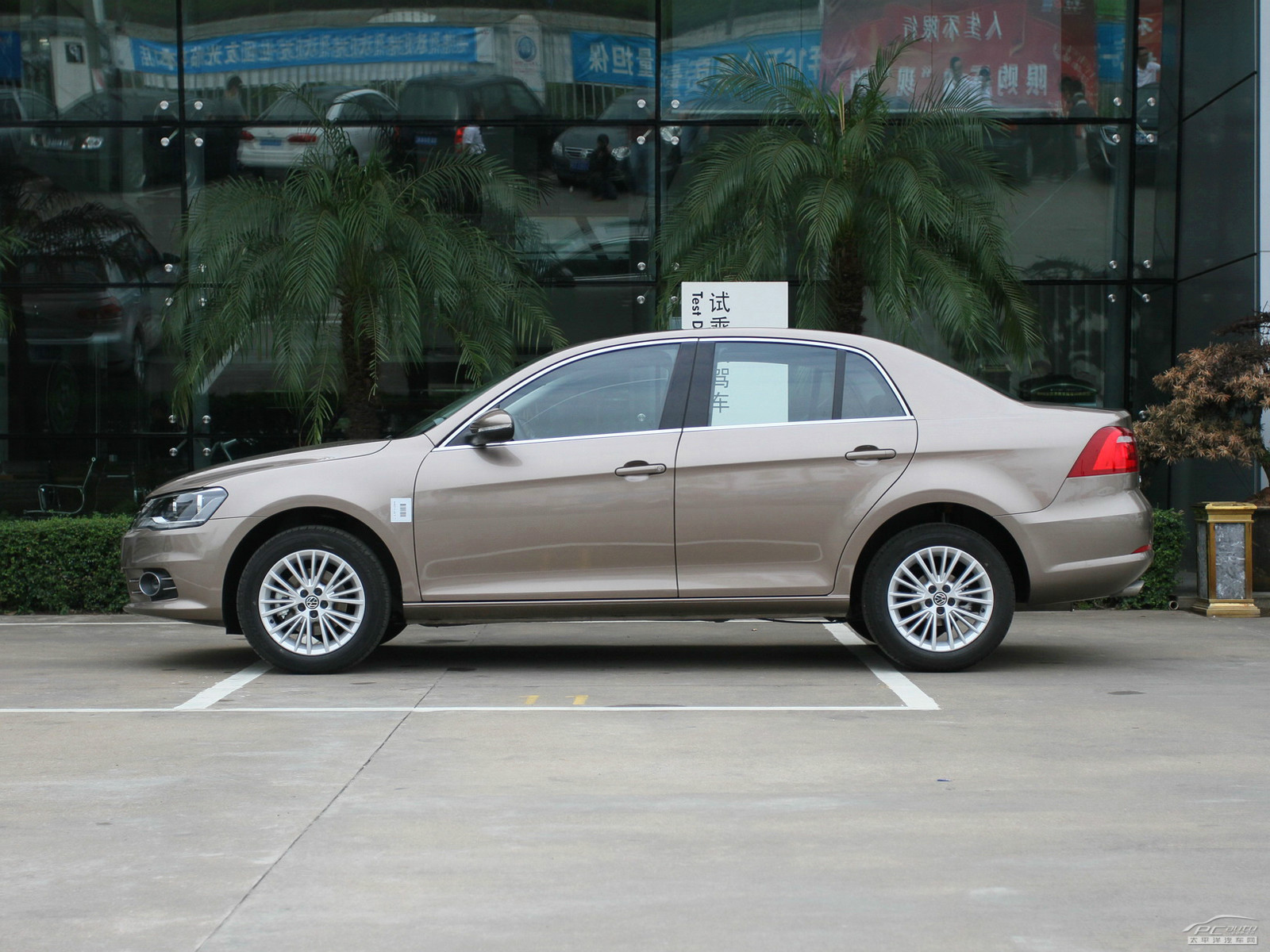 寶來外觀高清大圖