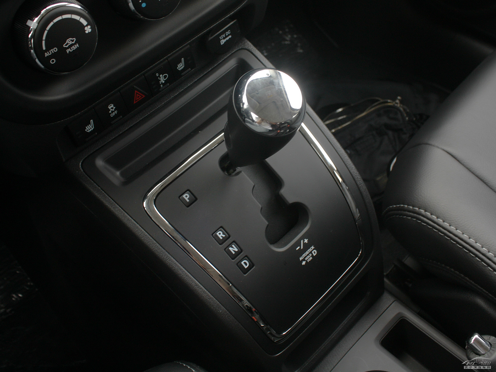 指南者(進口)內飾高清大圖