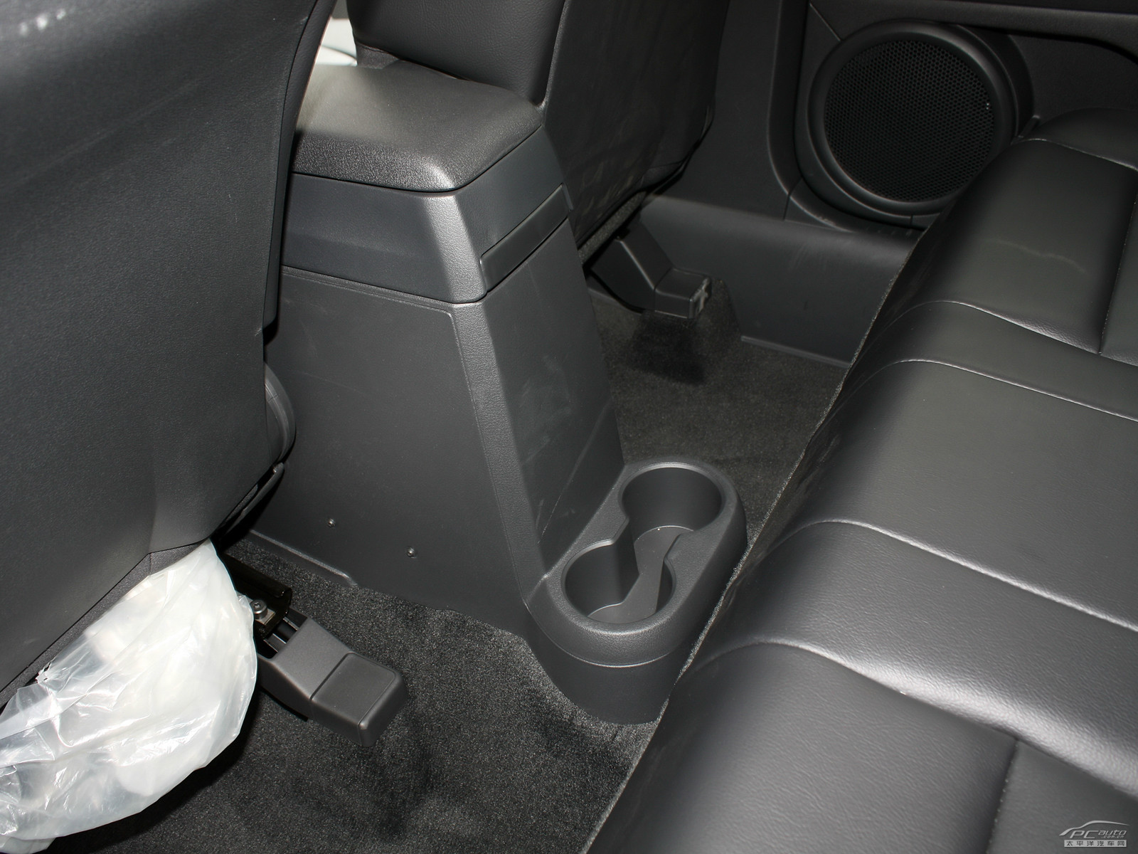 指南者(進(jìn)口)內(nèi)飾高清大圖