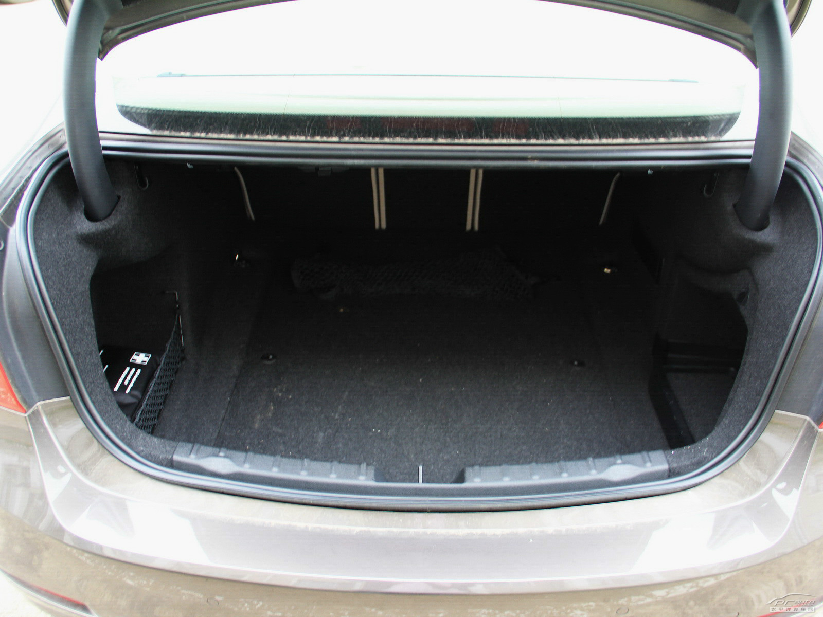 寶馬3系空間高清大圖