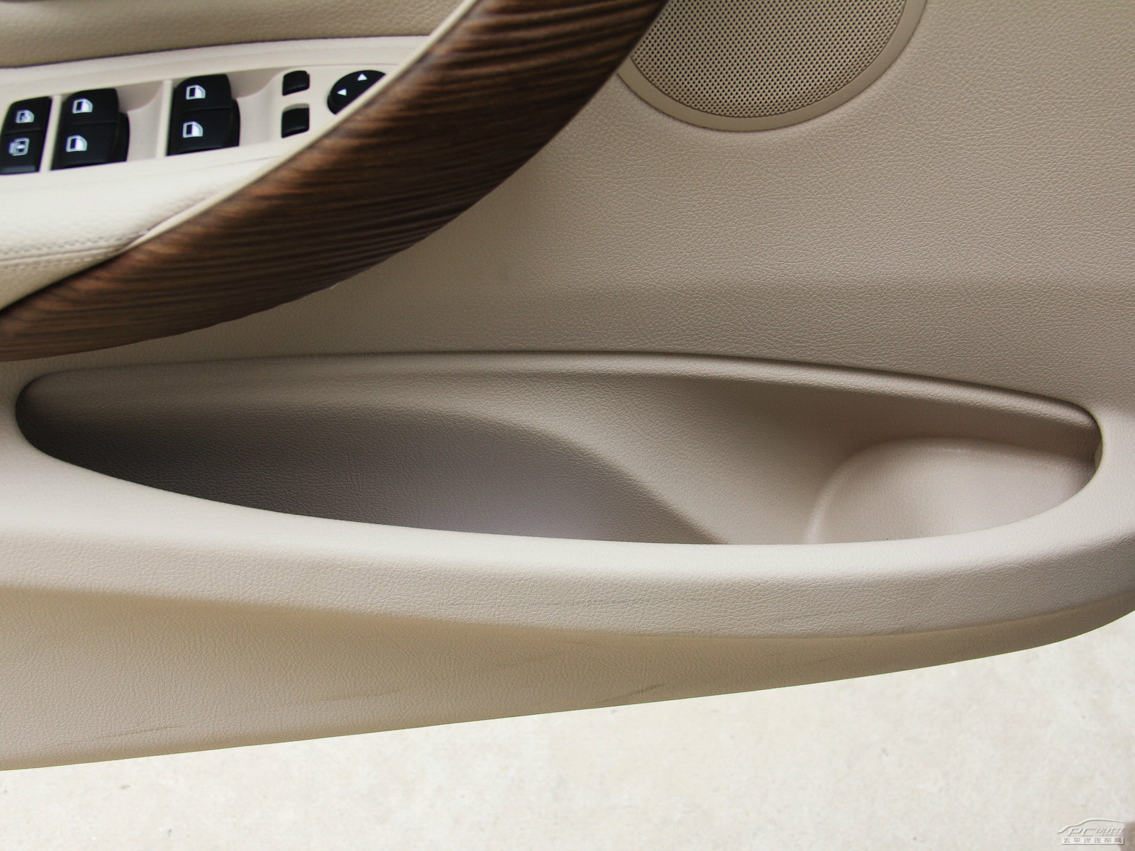 寶馬3系空間高清大圖