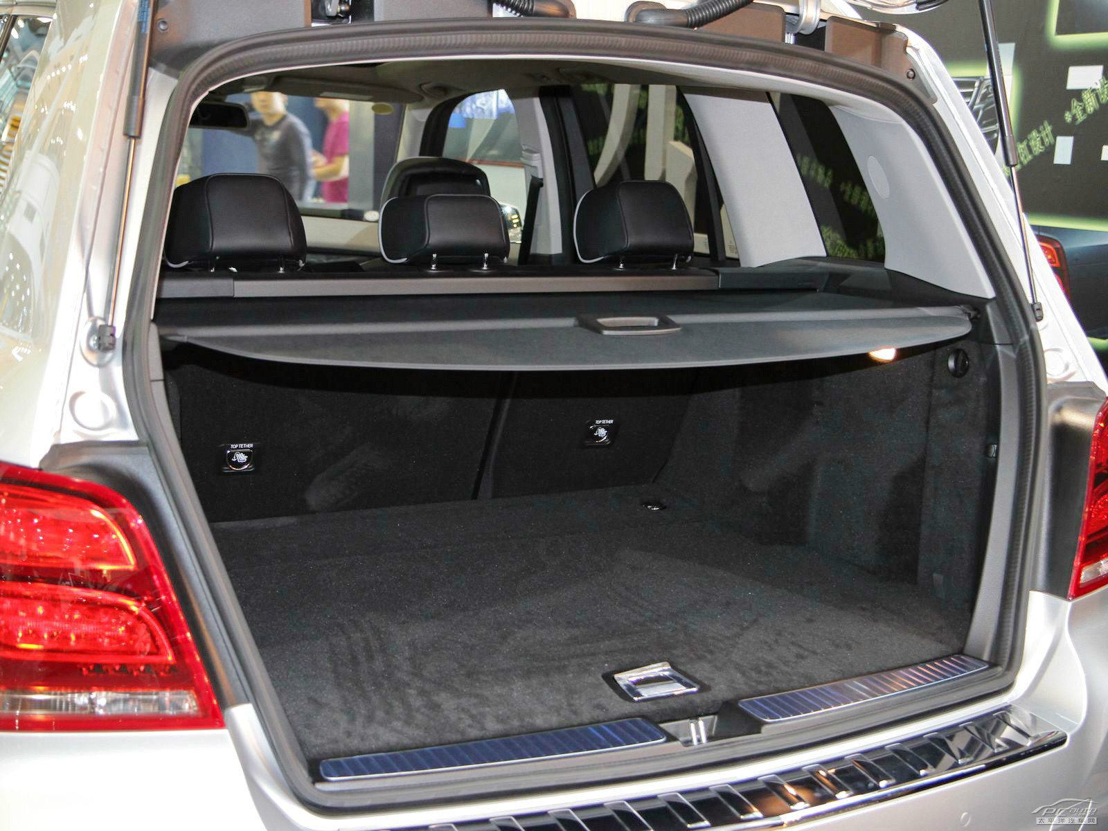 奔馳GLK空間高清大圖