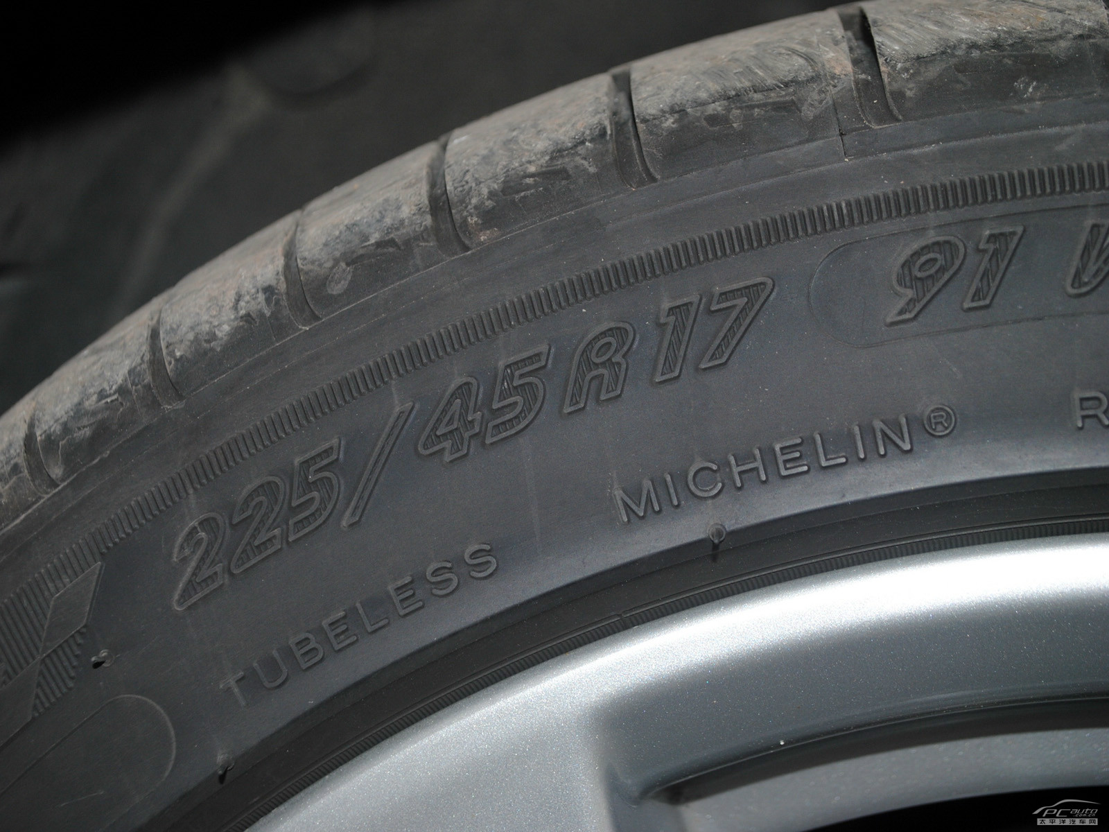 奔馳C級(jí)細(xì)節(jié)高清大圖