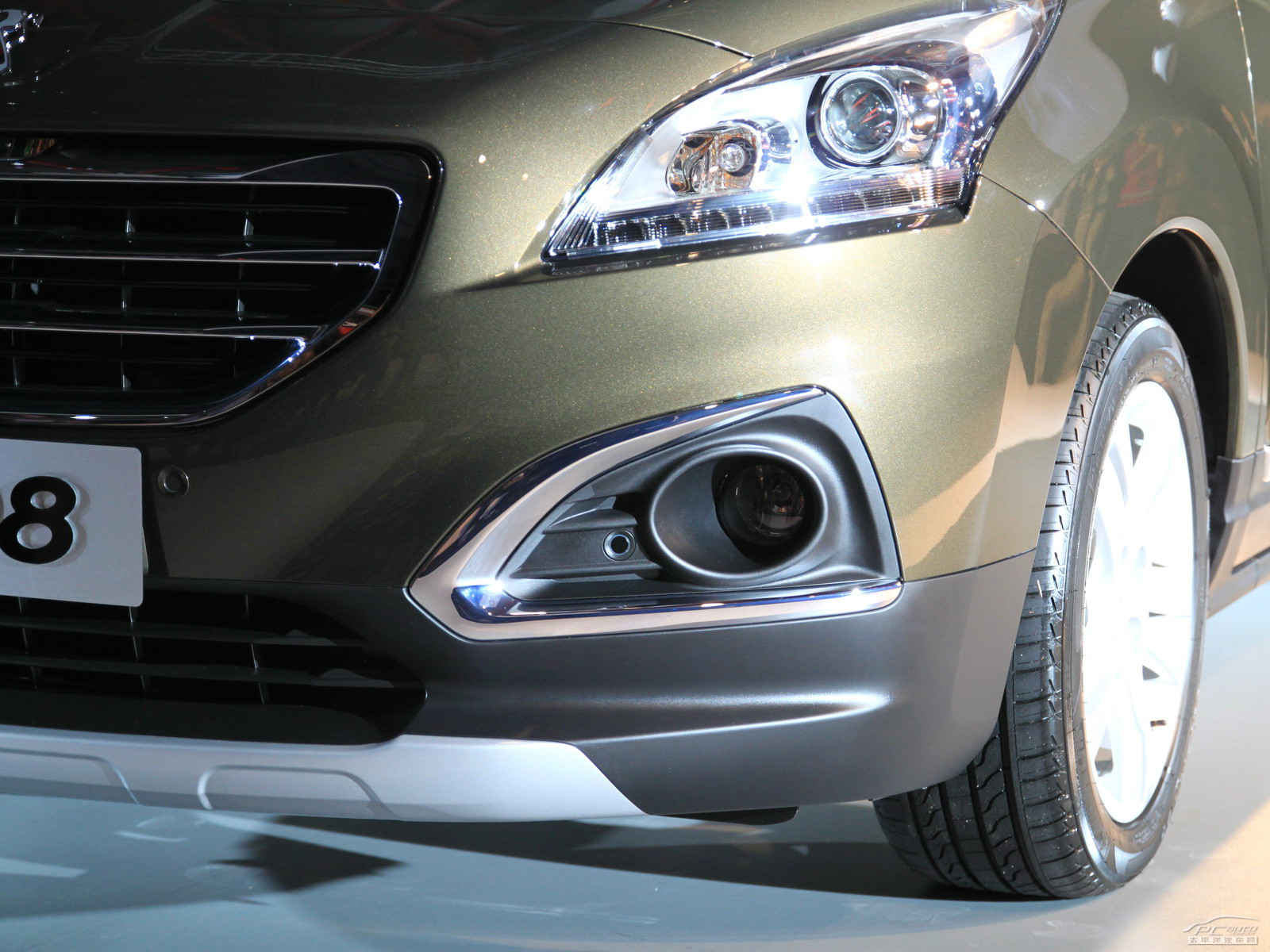 標(biāo)致3008外觀高清大圖