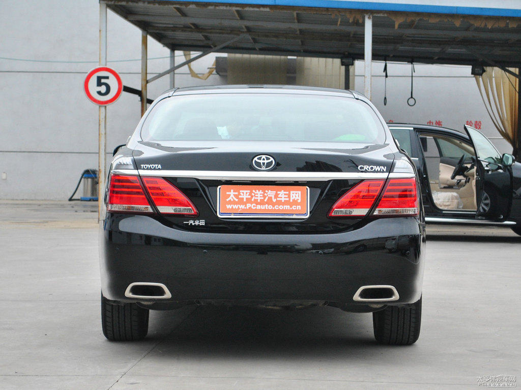 黑色皇冠整車外觀外觀圖片