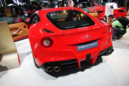 法拉利f12berlinetta