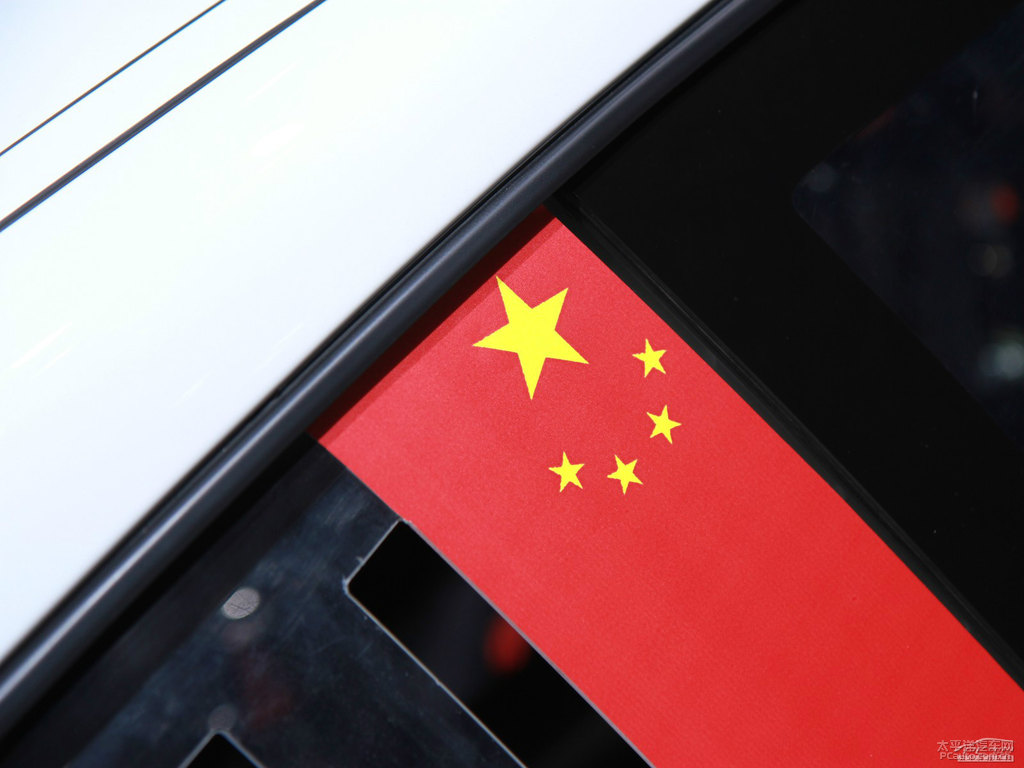 白色保時捷911車身外觀圖片