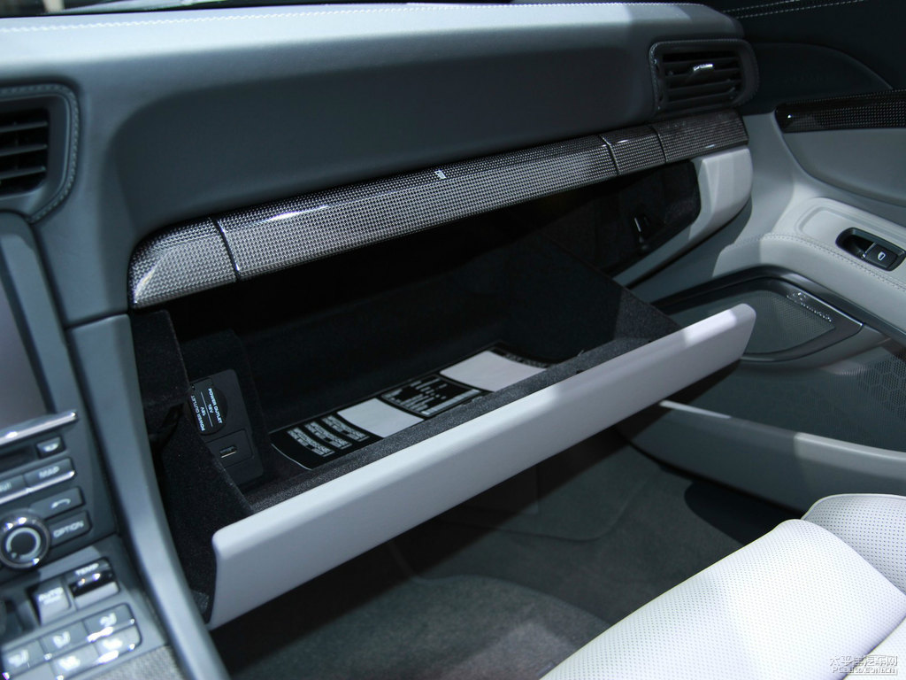 競速黃保時捷911車廂內(nèi)飾圖片