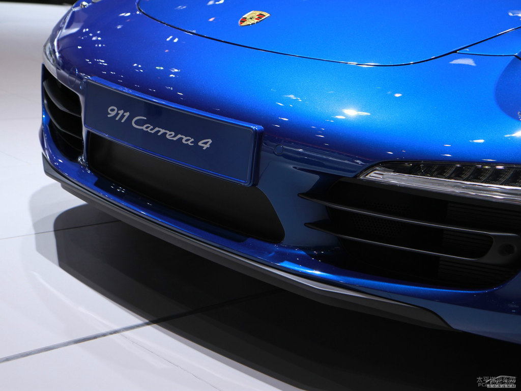 水藍(lán)保時(shí)捷911車(chē)身外觀(guān)圖片