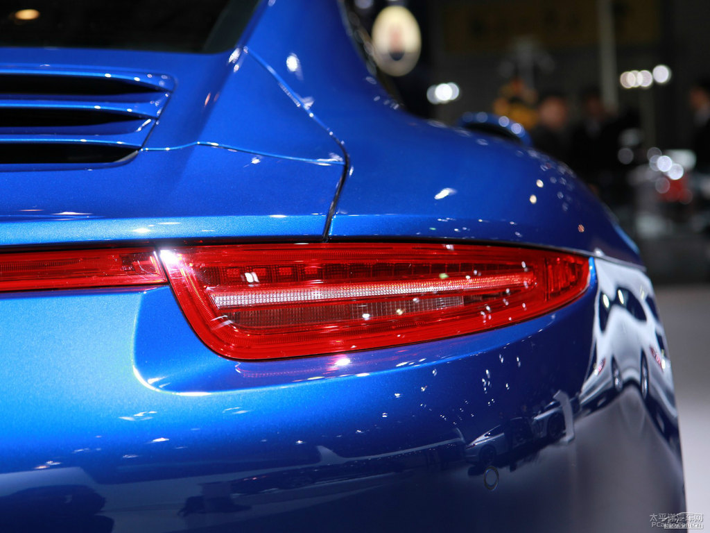 水藍(lán)保時(shí)捷911車尾外觀圖片