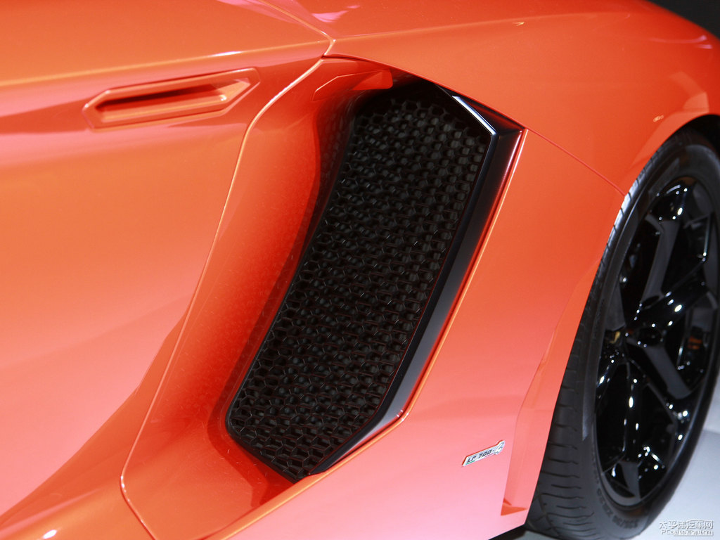 橙色Aventador車身外觀圖片