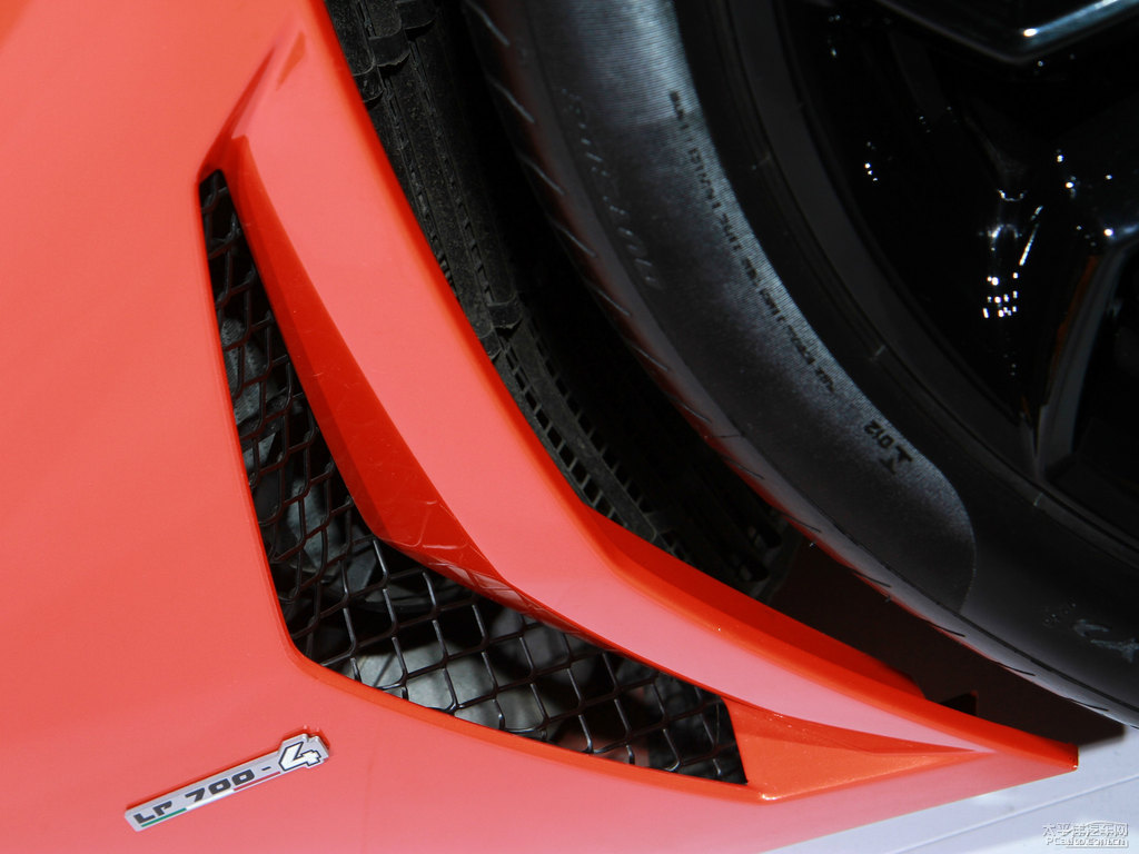 ɫAventador܇^DƬ