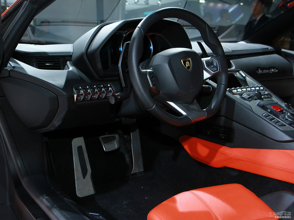 橙色Aventador中控內(nèi)飾圖片