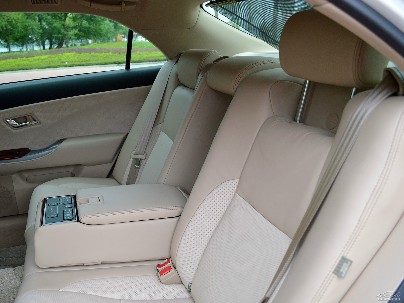 皇冠內(nèi)飾高清大圖