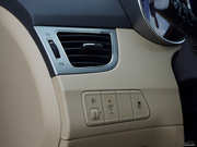 2012款 1.6L 自動(dòng)尊貴型 2012款 1.6L 自動(dòng)尊貴型