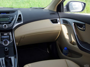 2012款 1.6L 自動(dòng)尊貴型 2012款 1.6L 自動(dòng)尊貴型