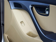 2012款 1.6L 自動(dòng)尊貴型 2012款 1.6L 自動(dòng)尊貴型