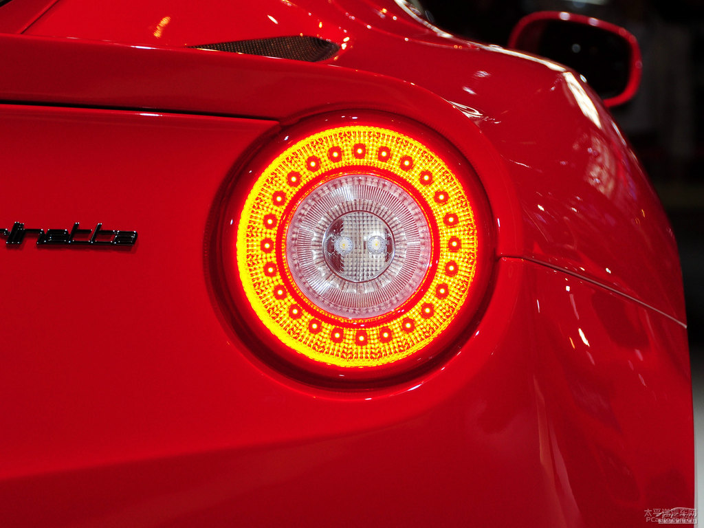Rosso CorsaF12berlinetta܇β^DƬ