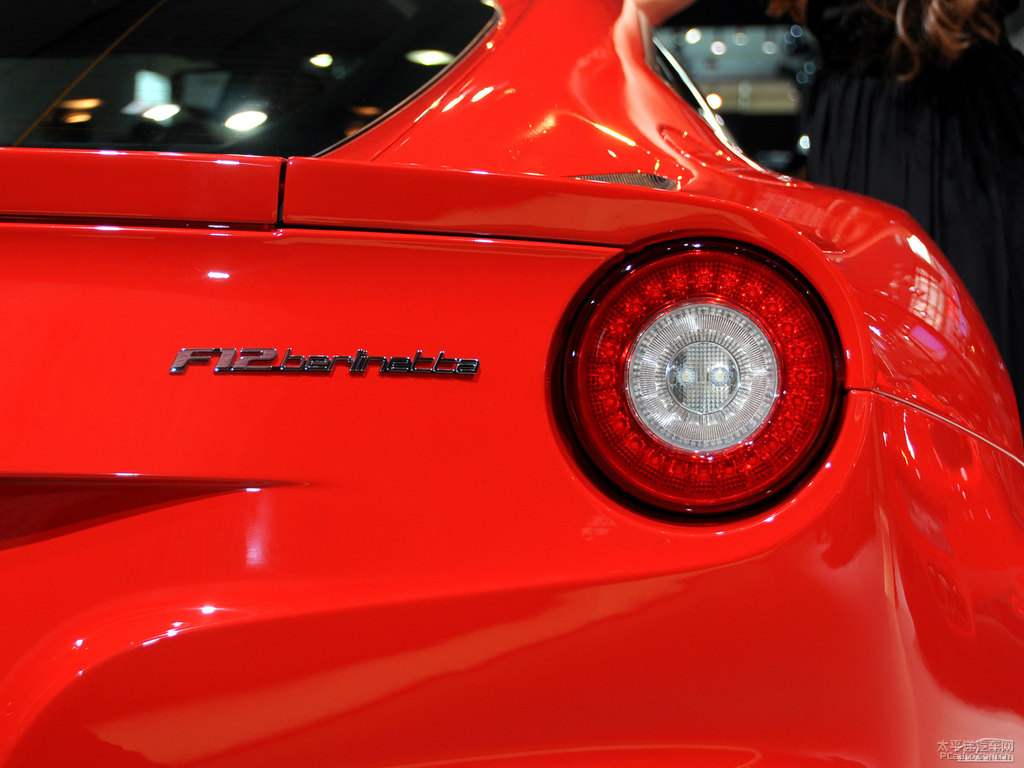 Rosso CorsaF12berlinetta܇β^DƬ