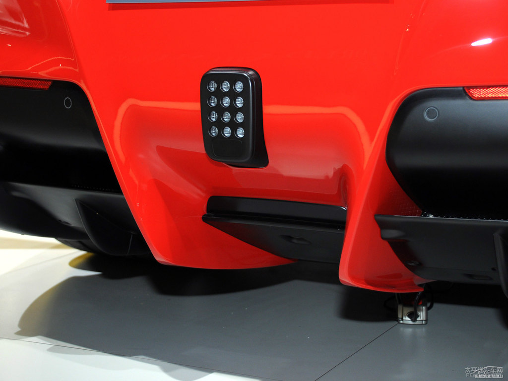 Rosso CorsaF12berlinetta܇β^DƬ