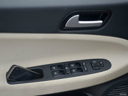 2009款 1.6L 手動時(shí)尚型 2009款 1.6L 手動時(shí)尚型