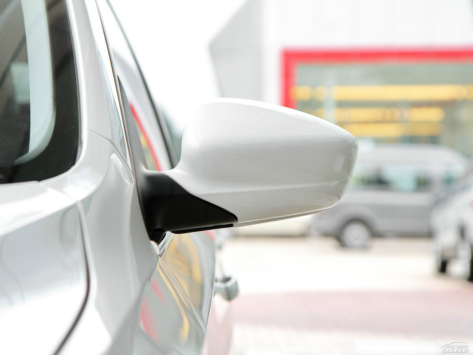 桑塔納外觀高清大圖