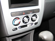 2012款 1.0L 手動(dòng)舒適型 2012款 1.0L 手動(dòng)舒適型