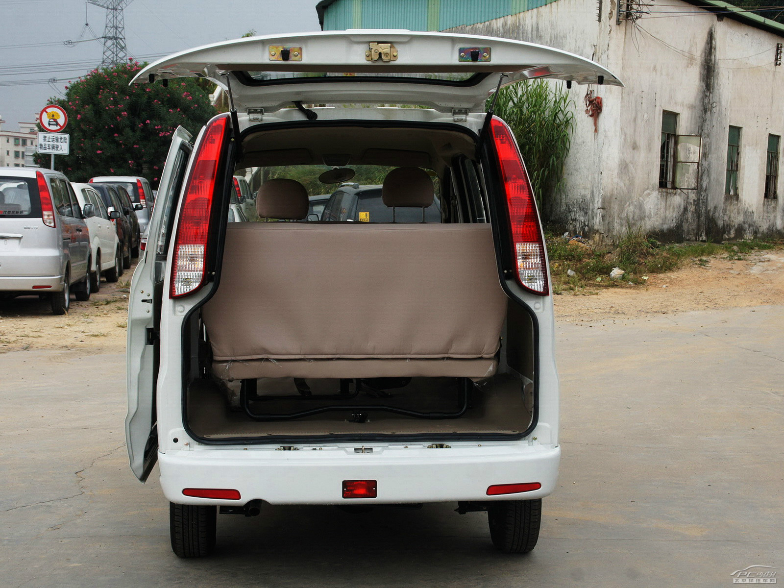 佳寶V70空間高清大圖