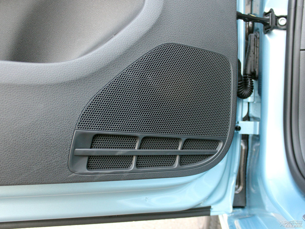 孔雀藍(lán)速騰車廂內(nèi)飾圖片