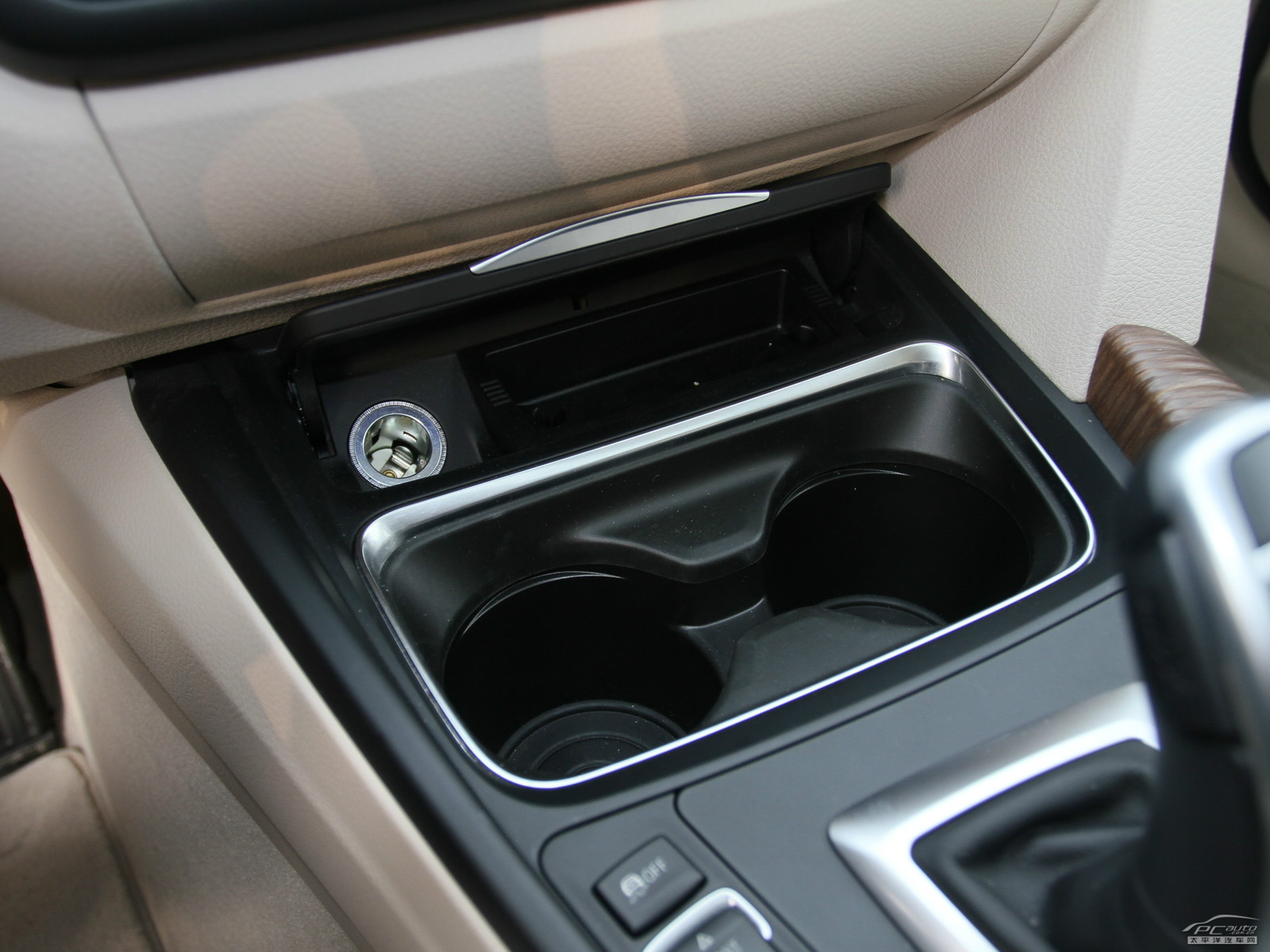 寶馬3系空間高清大圖