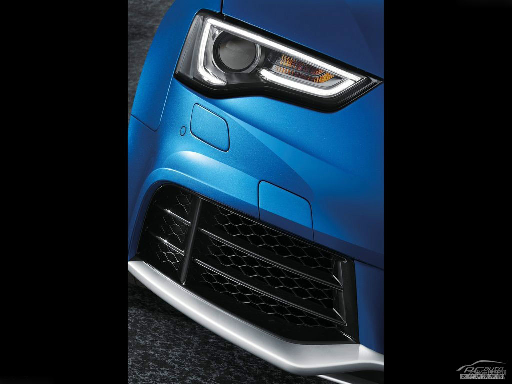 圣邦藍(lán)奧迪RS 5車頭外觀圖片