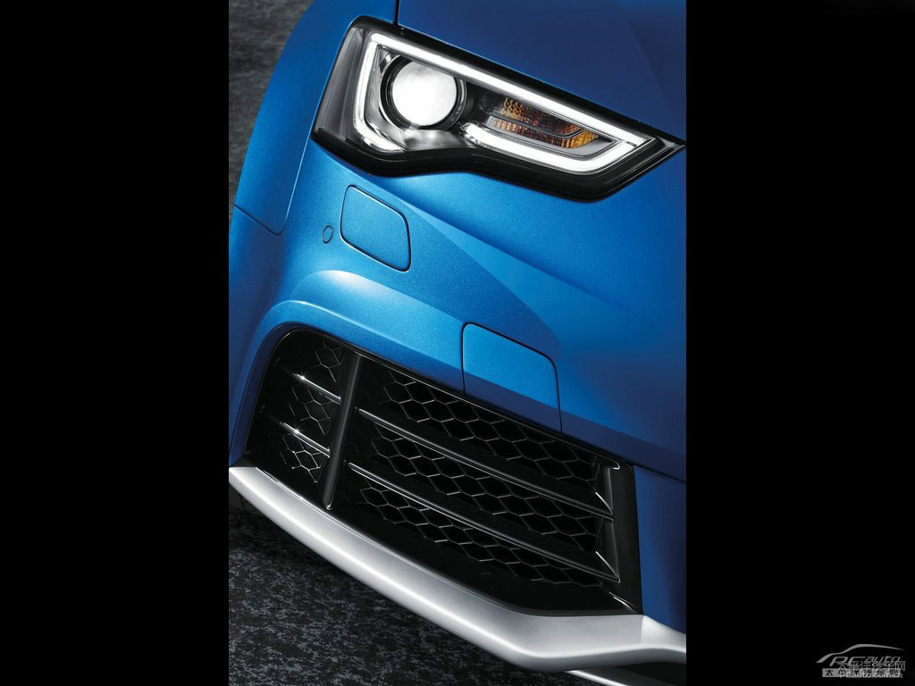 圣邦藍(lán)奧迪RS 5車頭外觀圖片