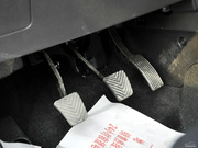 2013款 1.6L 手動兩驅(qū)標(biāo)準(zhǔn)版 2013款 1.6L 手動兩驅(qū)標(biāo)準(zhǔn)版