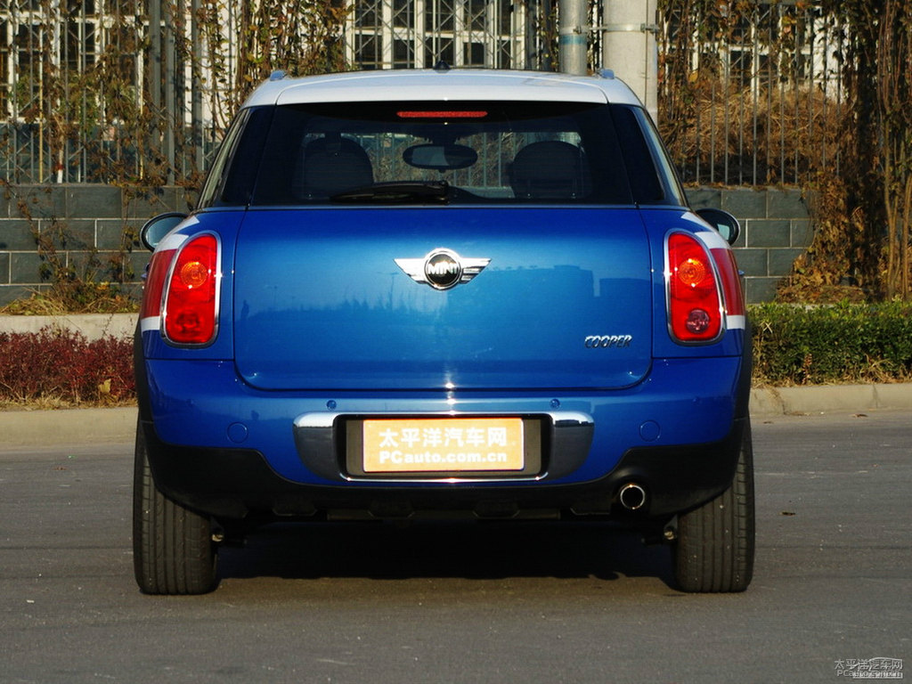 {ɫMINI COUNTRYMAN܇^^DƬ