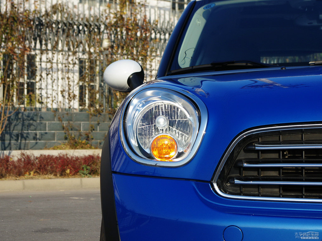 {(ln)ɫMINI COUNTRYMAN܇^^DƬ