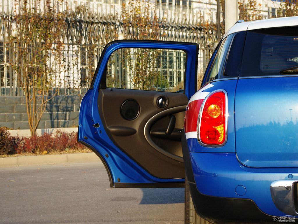 {(ln)ɫMINI COUNTRYMAN܇(ni)DƬ