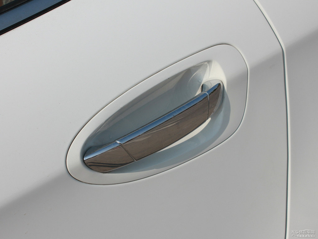 ɰ׼{ǽݴ7 SUV܇(ch)^DƬ