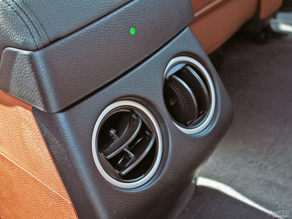 ɰ׼{ǽݴ7 SUV΃(ni)DƬ
